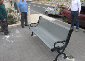 ספסלים חדשים