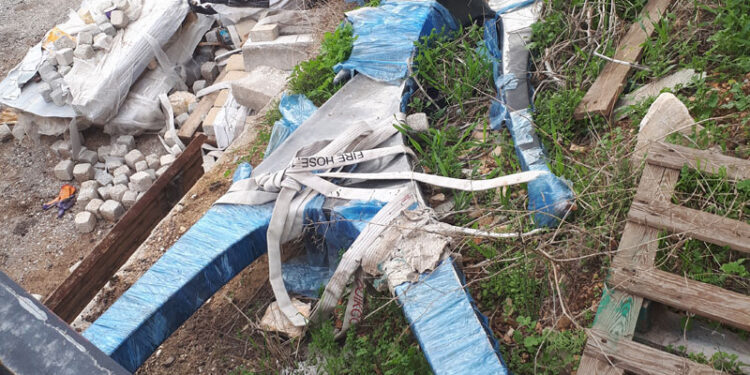 פני העירייה כפני הפסל הזרוק