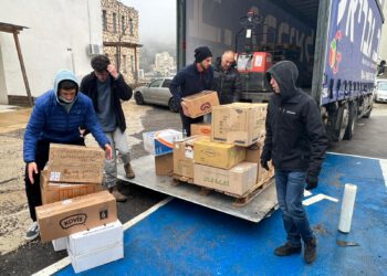 אלפי מוצרים ב- 194 ארגזי ענק  נשלחו היום כסיוע הומניטרי מצפת לאוקראינה