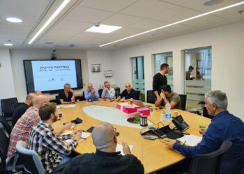 בחצור הגלילית קיימו פגישות  עם יזמים לקידום התחדשות עירונית