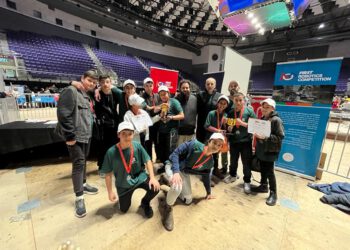 במקום ראשון של תחרות הרובוטיקה הארצית: ישיבת אמית צפת