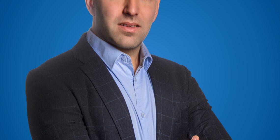 אלבז בקריאה מיוחדת:  "אוחנה, קקון, בארסט- תנו לתושבים להכריע,  הגיעו לדיבייט וחגיגת דמוקרטיה"