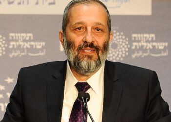 ראשי השלטון המקומי מתנגדים לחוק הרבנים, בצפת שתיקה