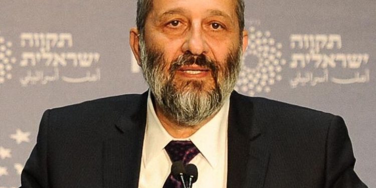 ראשי השלטון המקומי מתנגדים לחוק הרבנים, בצפת שתיקה